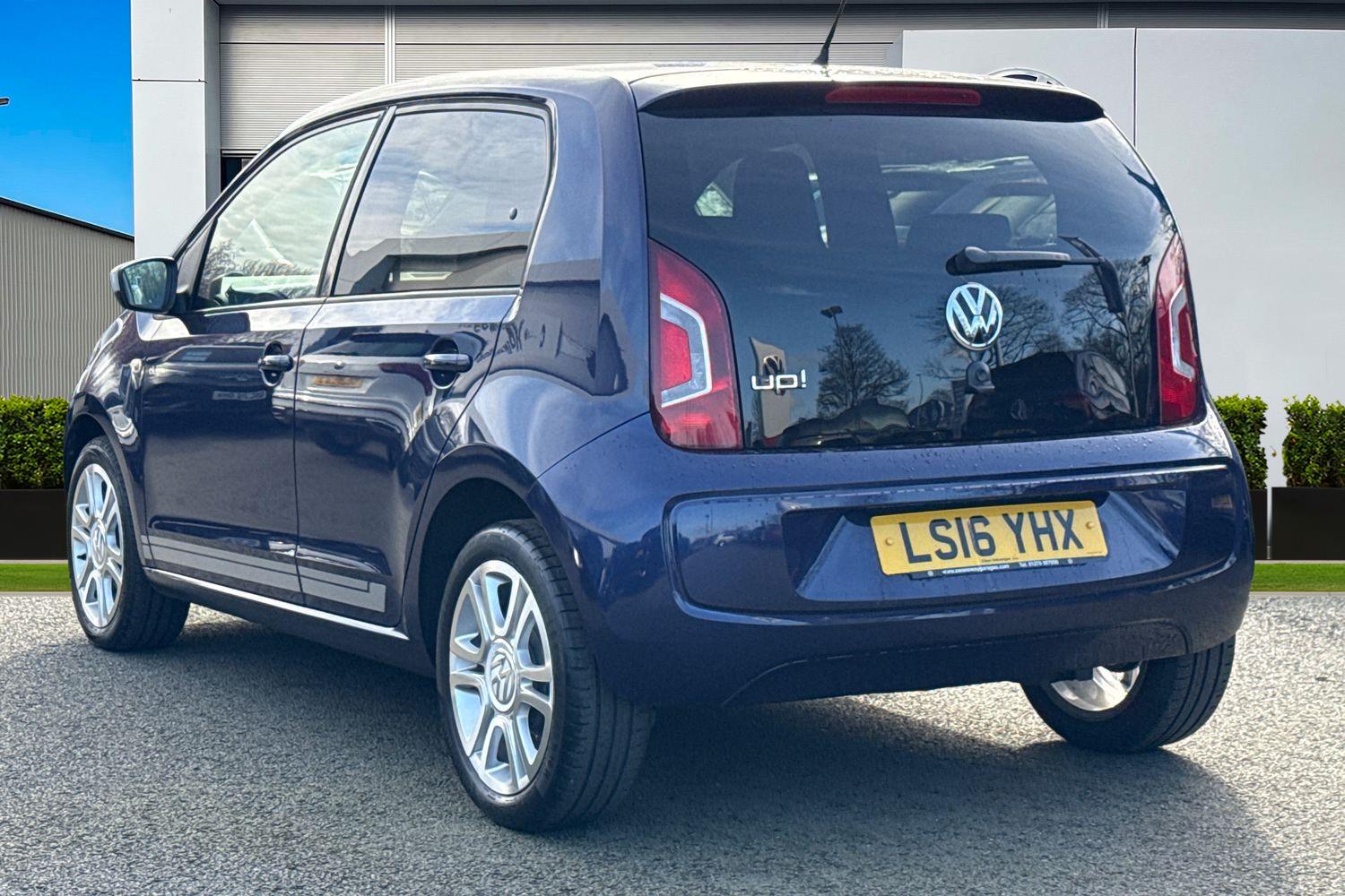 Used Volkswagen up! 2016 for sale - 77733620: Photo 2