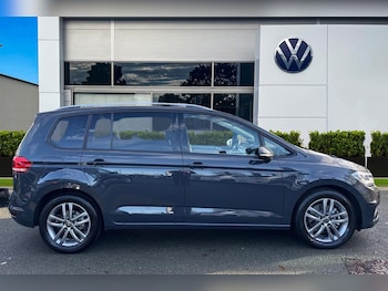 Used Volkswagen Touran 2024 for sale - 76968064: Photo