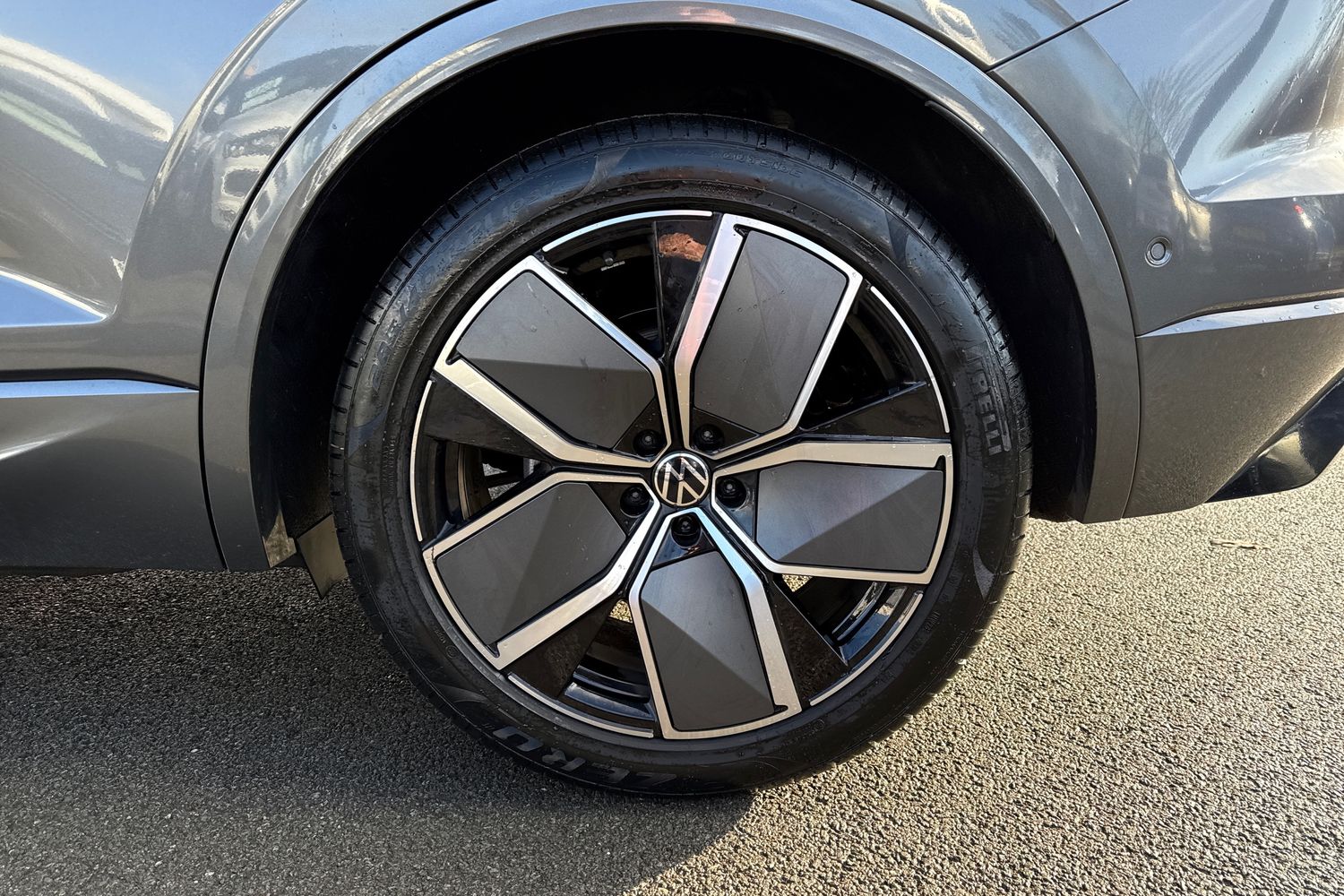 Used Volkswagen Touareg 2025 for sale - 77233233: Photo 12