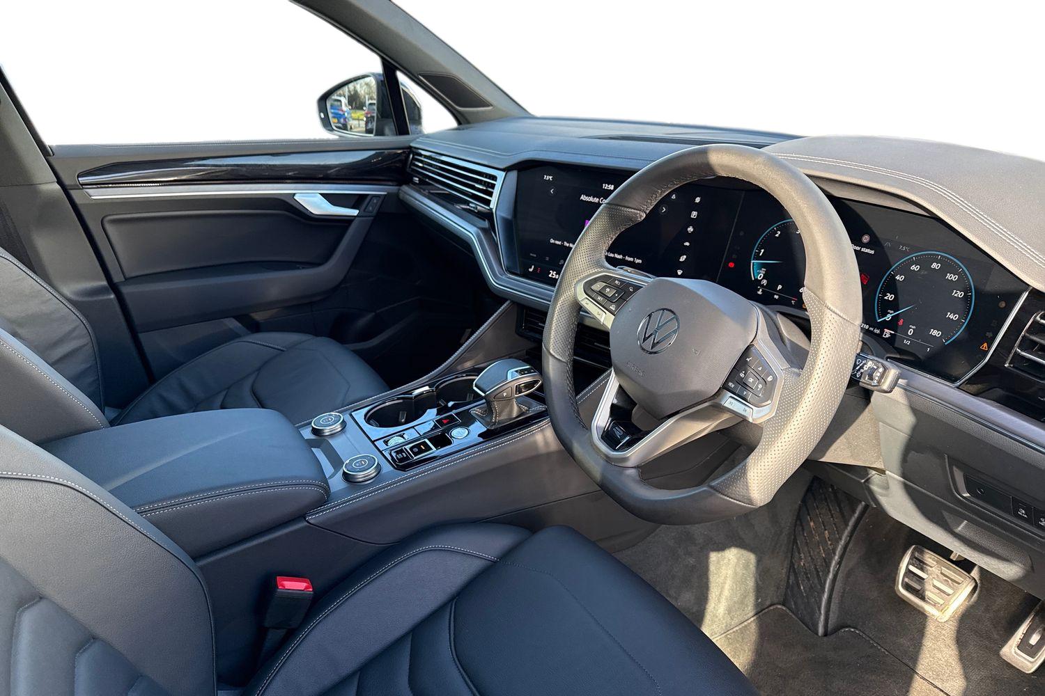 Used Volkswagen Touareg 2025 for sale - 77233233: Photo 14