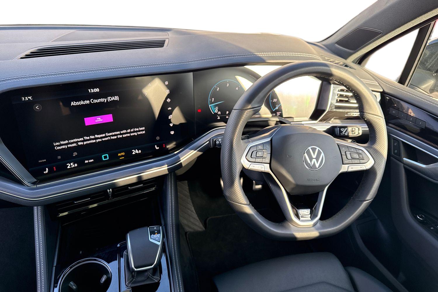 Used Volkswagen Touareg 2025 for sale - 77233233: Photo 18