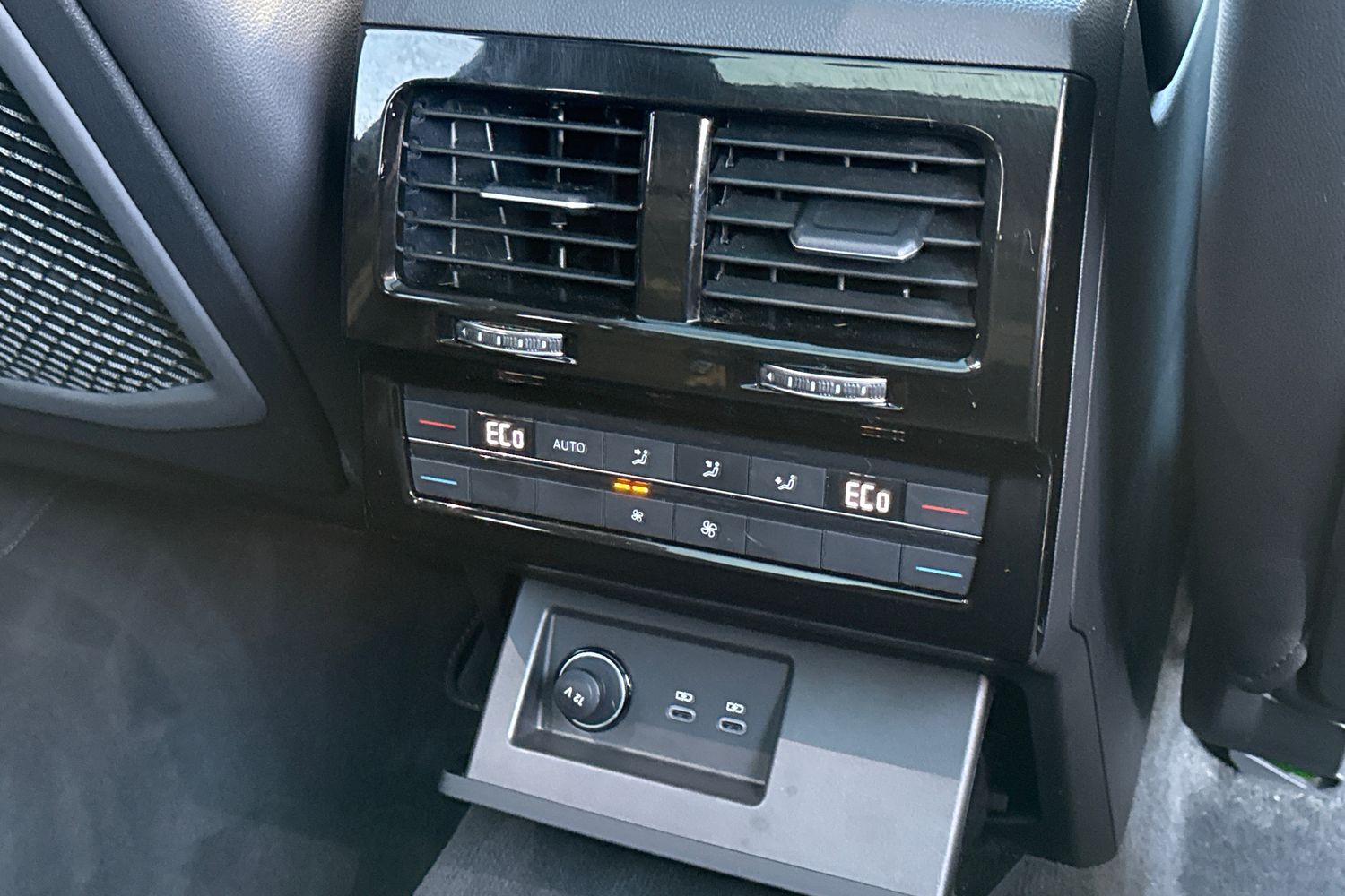 Used Volkswagen Touareg 2025 for sale - 77233233: Photo 40