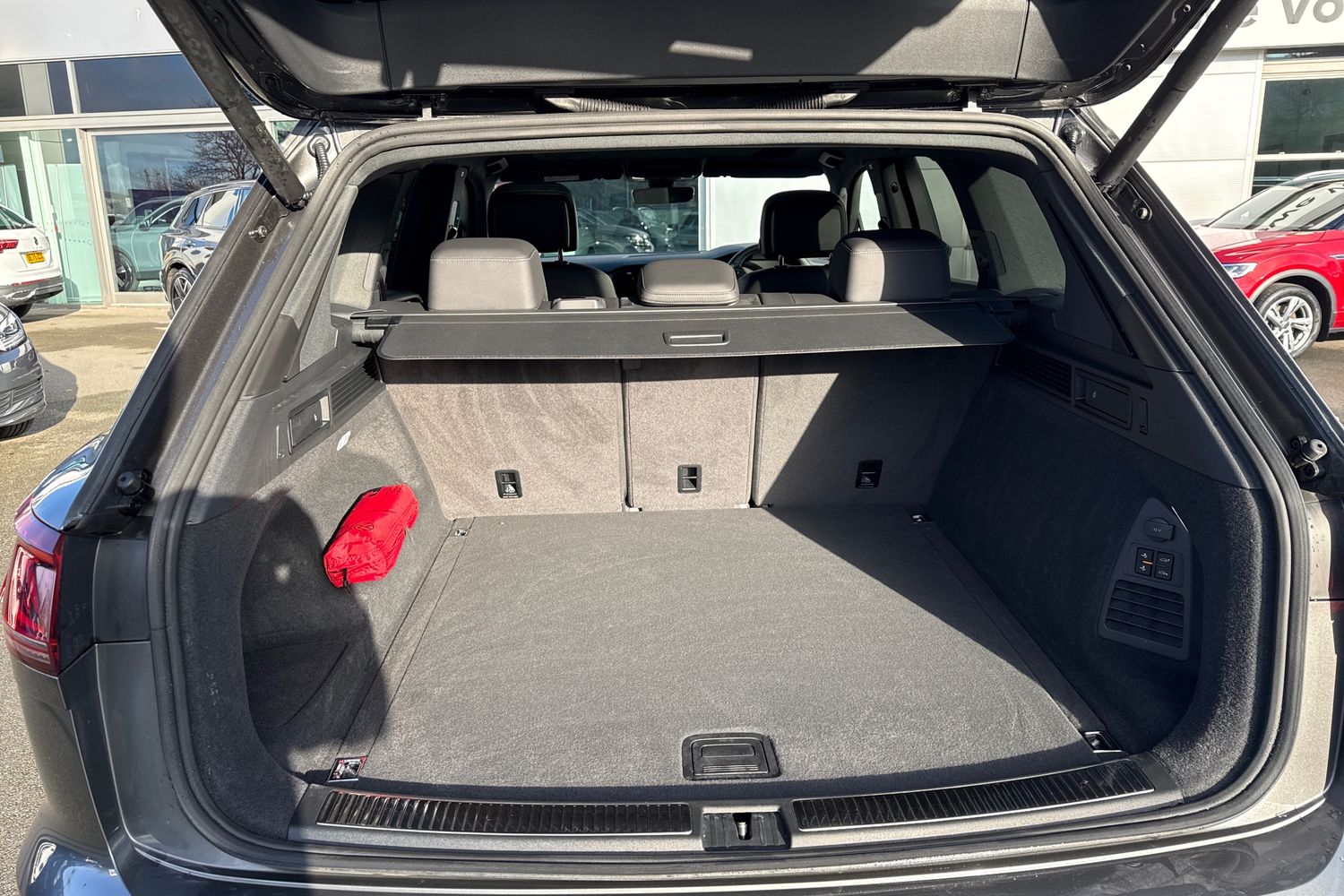 Used Volkswagen Touareg 2025 for sale - 77233233: Photo 7