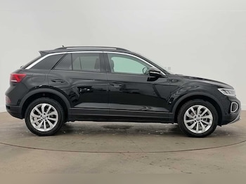 Used Volkswagen T-Roc 2025 for sale - 79297498: Photo