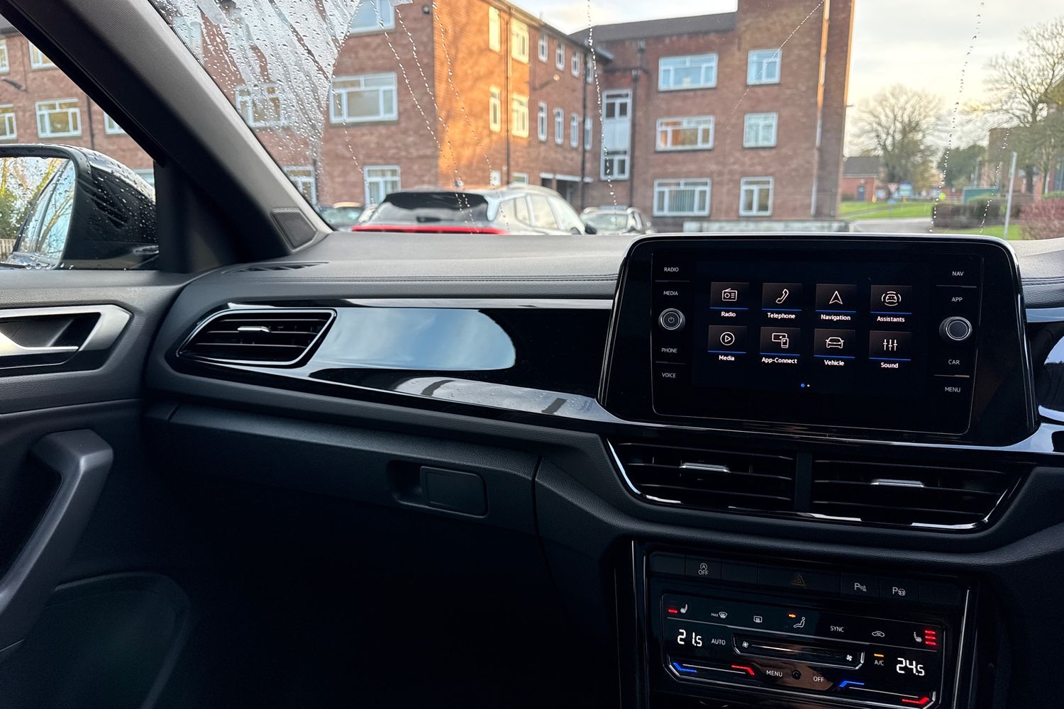 Used Volkswagen T-Roc 2025 for sale - 76985352: Photo 19