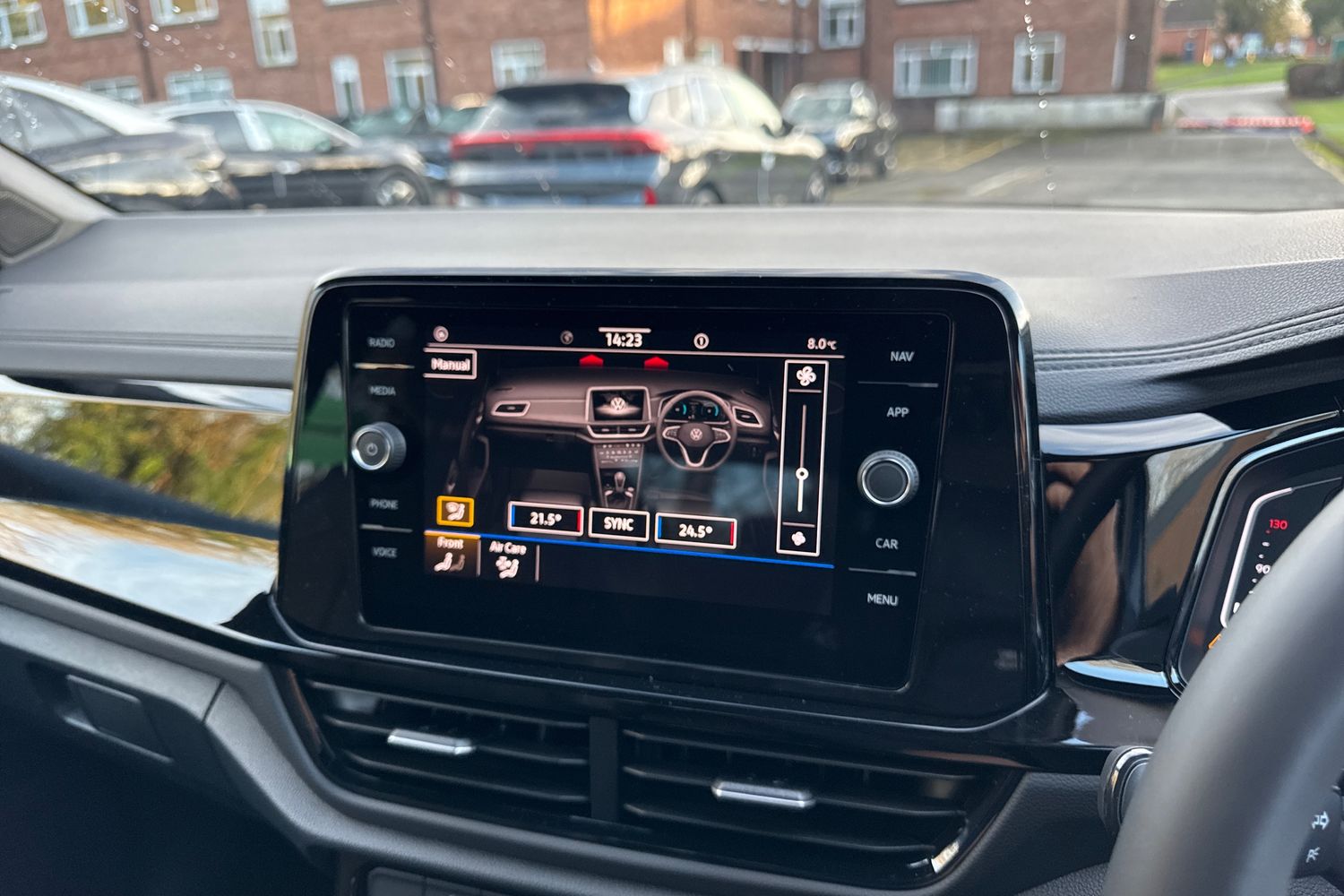 Used Volkswagen T-Roc 2025 for sale - 76985352: Photo 21