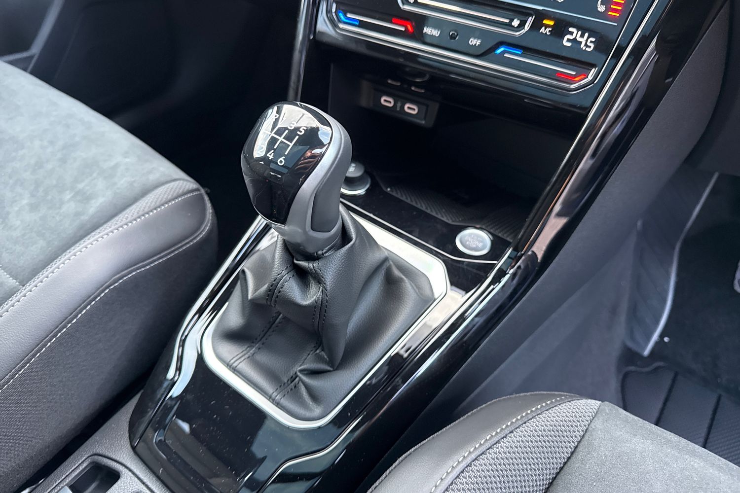 Used Volkswagen T-Roc 2025 for sale - 76985352: Photo 22