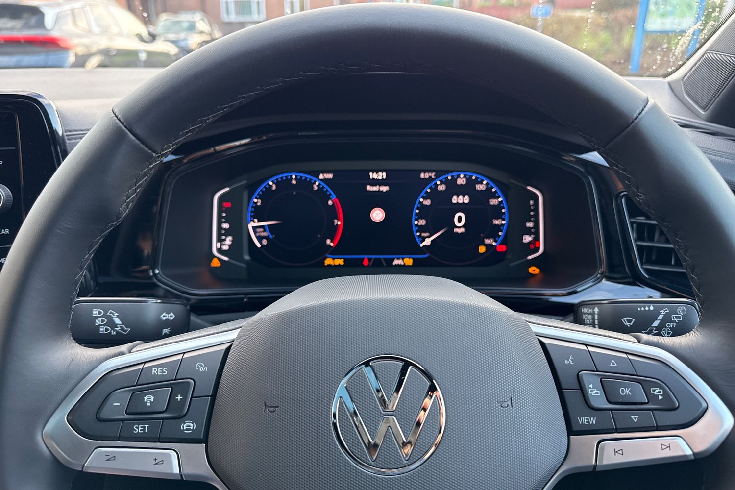 Used Volkswagen T-Roc 2025 for sale - 76985352: Photo 32