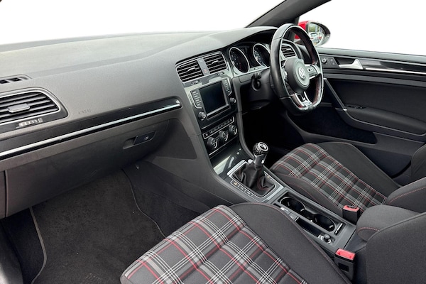 Used Volkswagen Golf 2016 for sale - 76218625: Photo 15