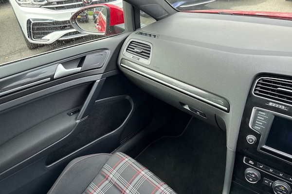 Used Volkswagen Golf 2016 for sale - 76218625: Photo 20