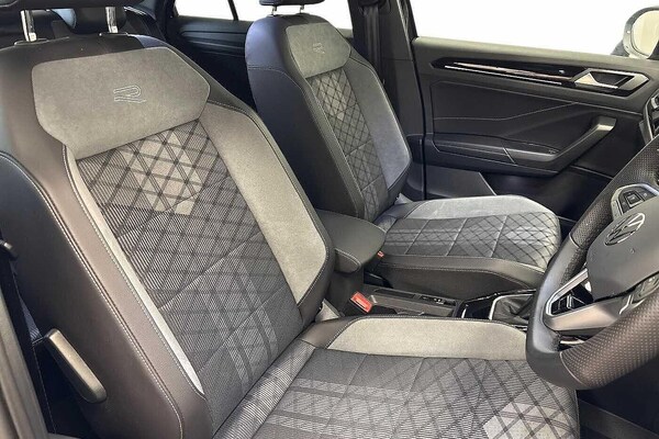 Used Volkswagen T-Roc 2025 for sale - 76300339: Photo 11