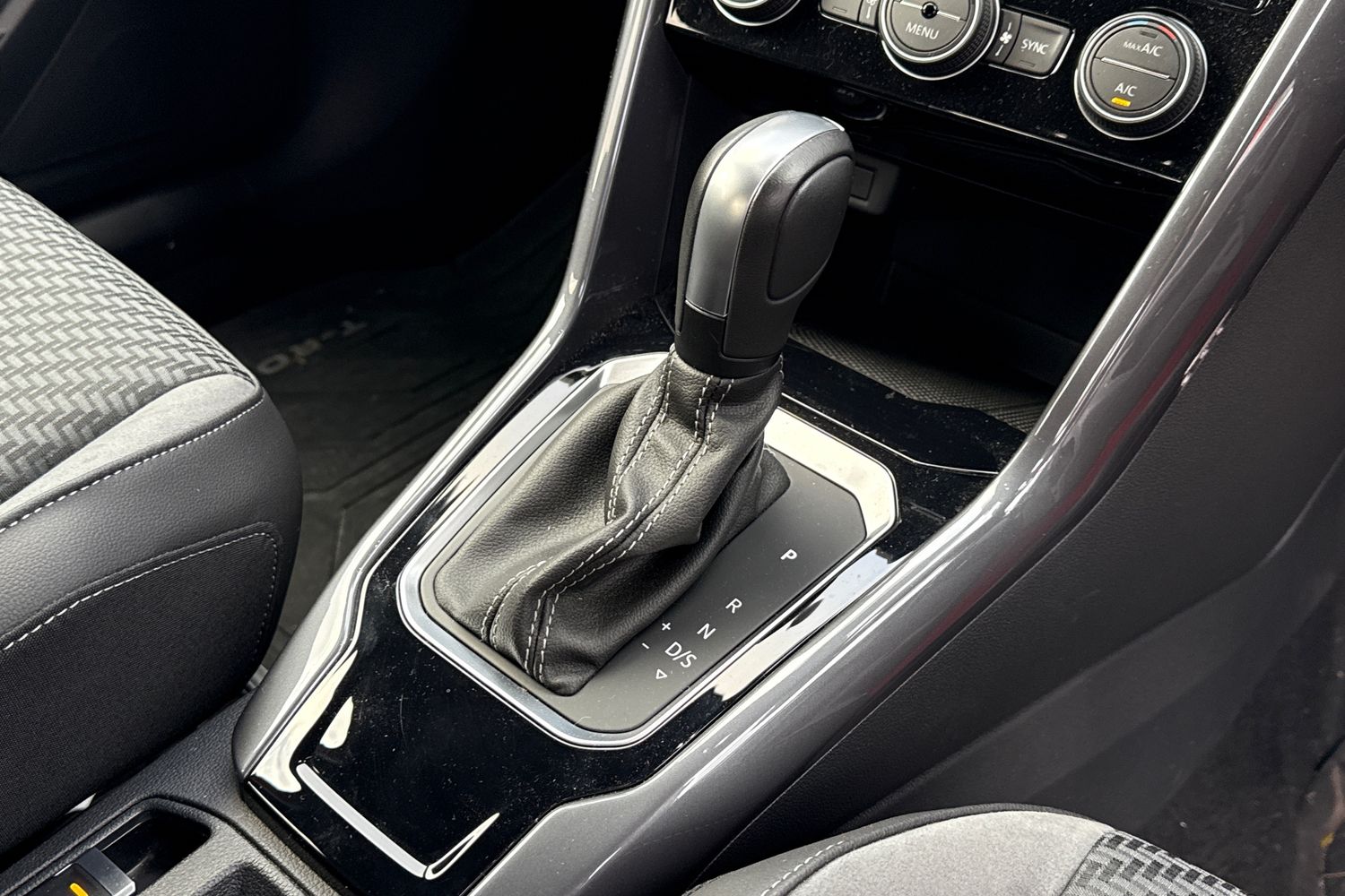 Used Volkswagen T-Roc 2021 for sale - 76739663: Photo 22