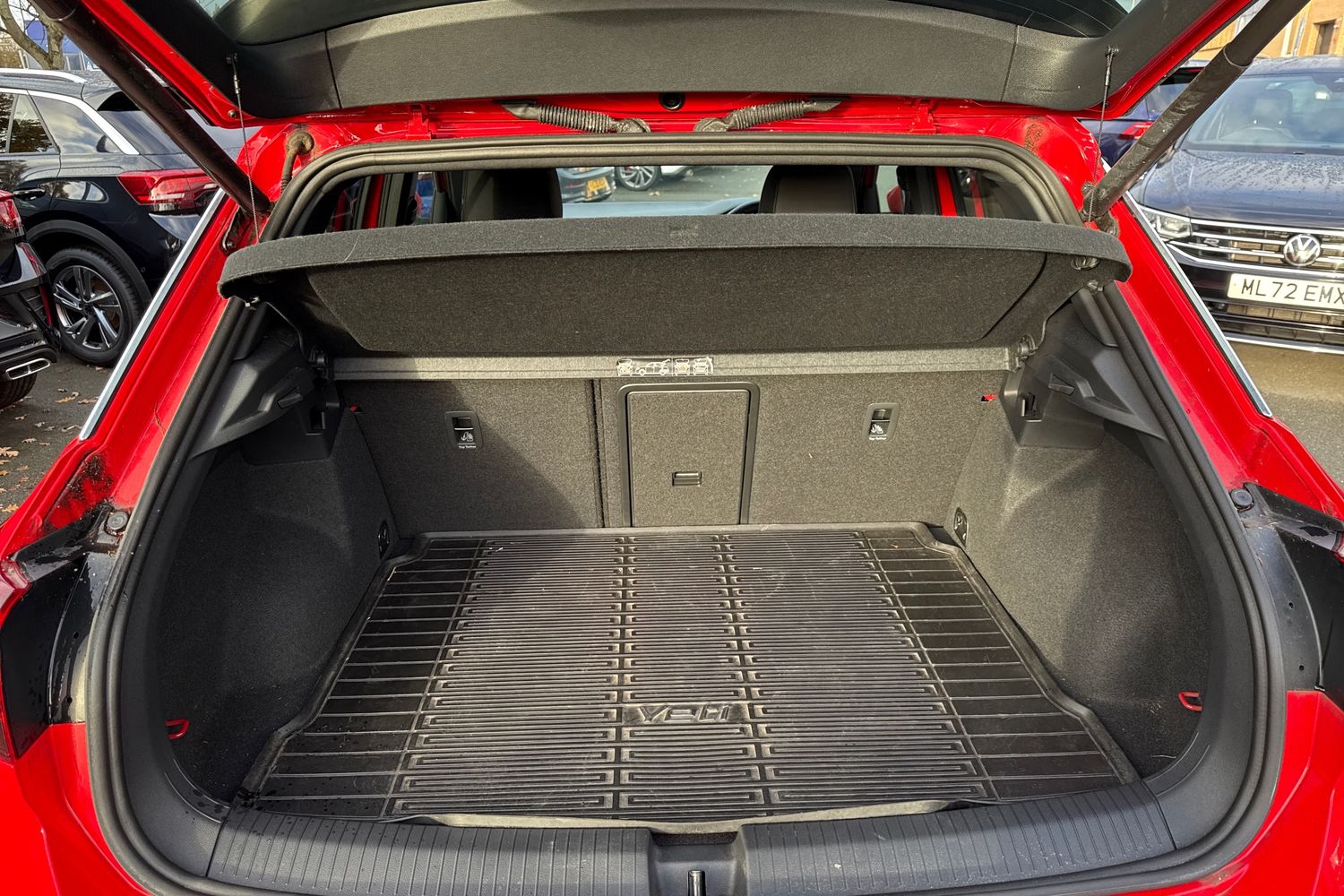 Used Volkswagen T-Roc 2021 for sale - 76739663: Photo 6