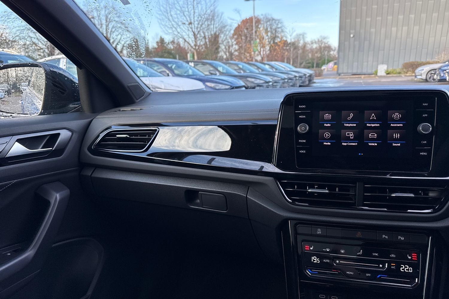 Used Volkswagen T-Roc 2025 for sale - 76985290: Photo 19