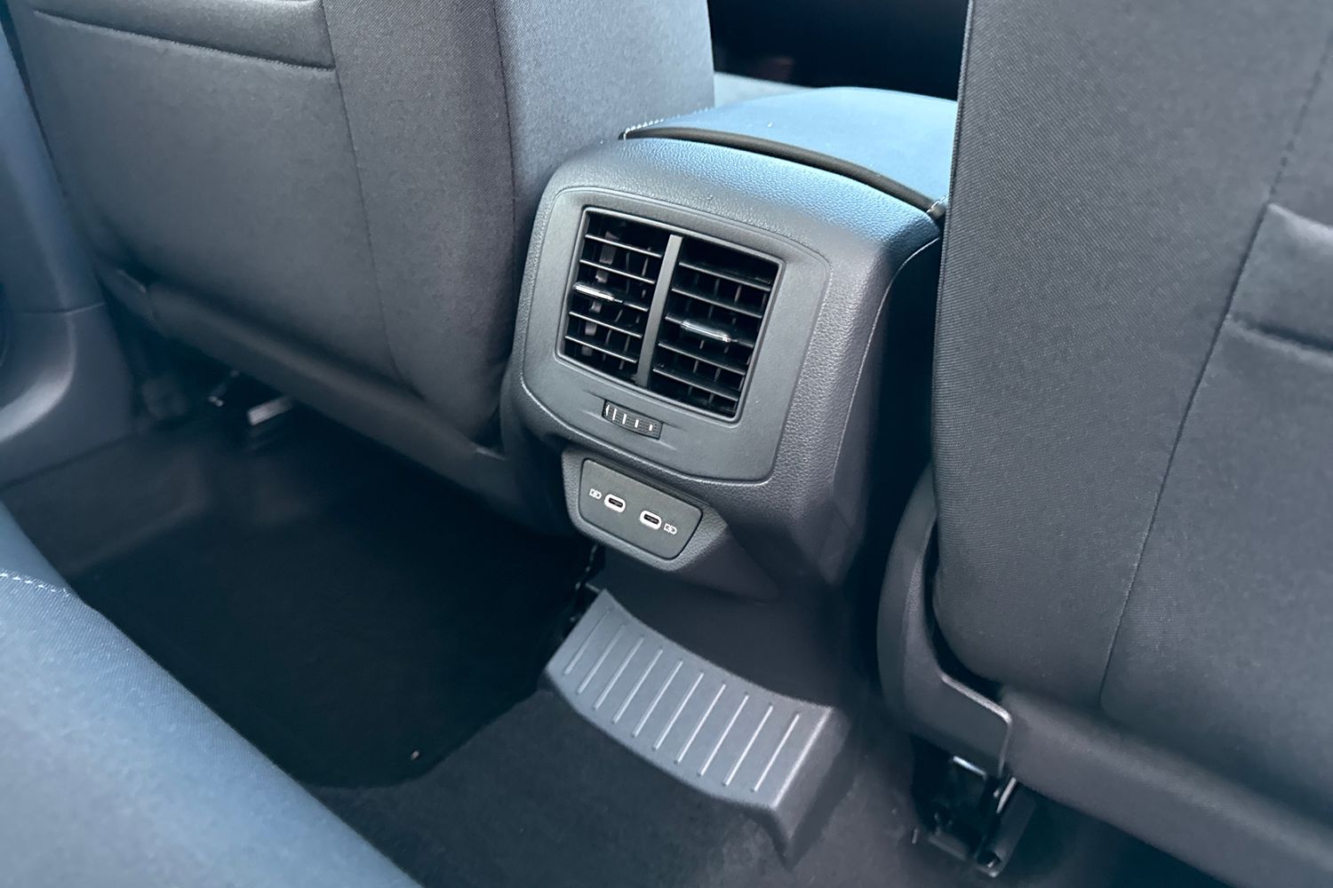 Used Volkswagen T-Roc 2025 for sale - 76985290: Photo 30