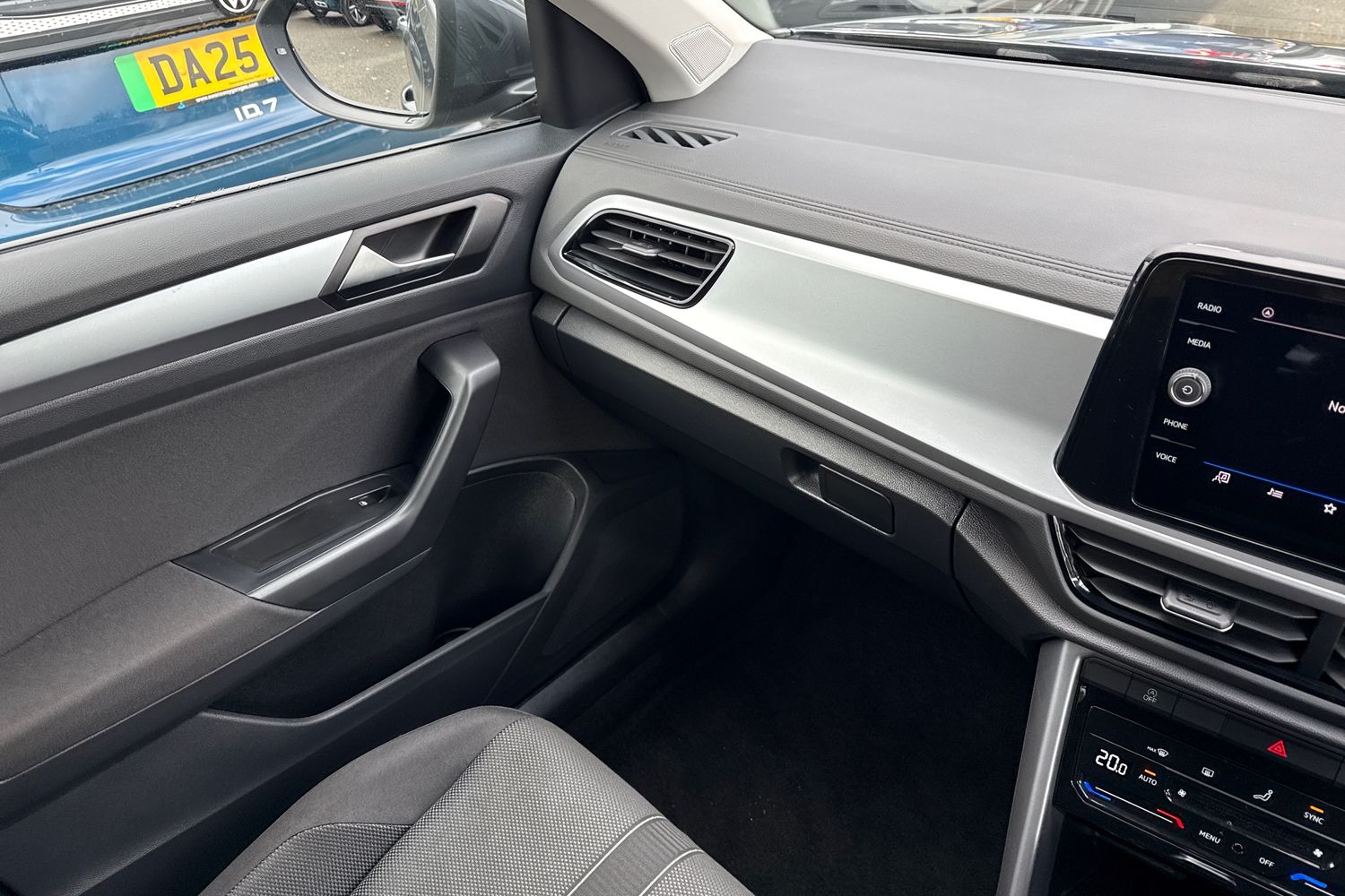 Used Volkswagen T-Roc 2025 for sale - 76324049: Photo 19