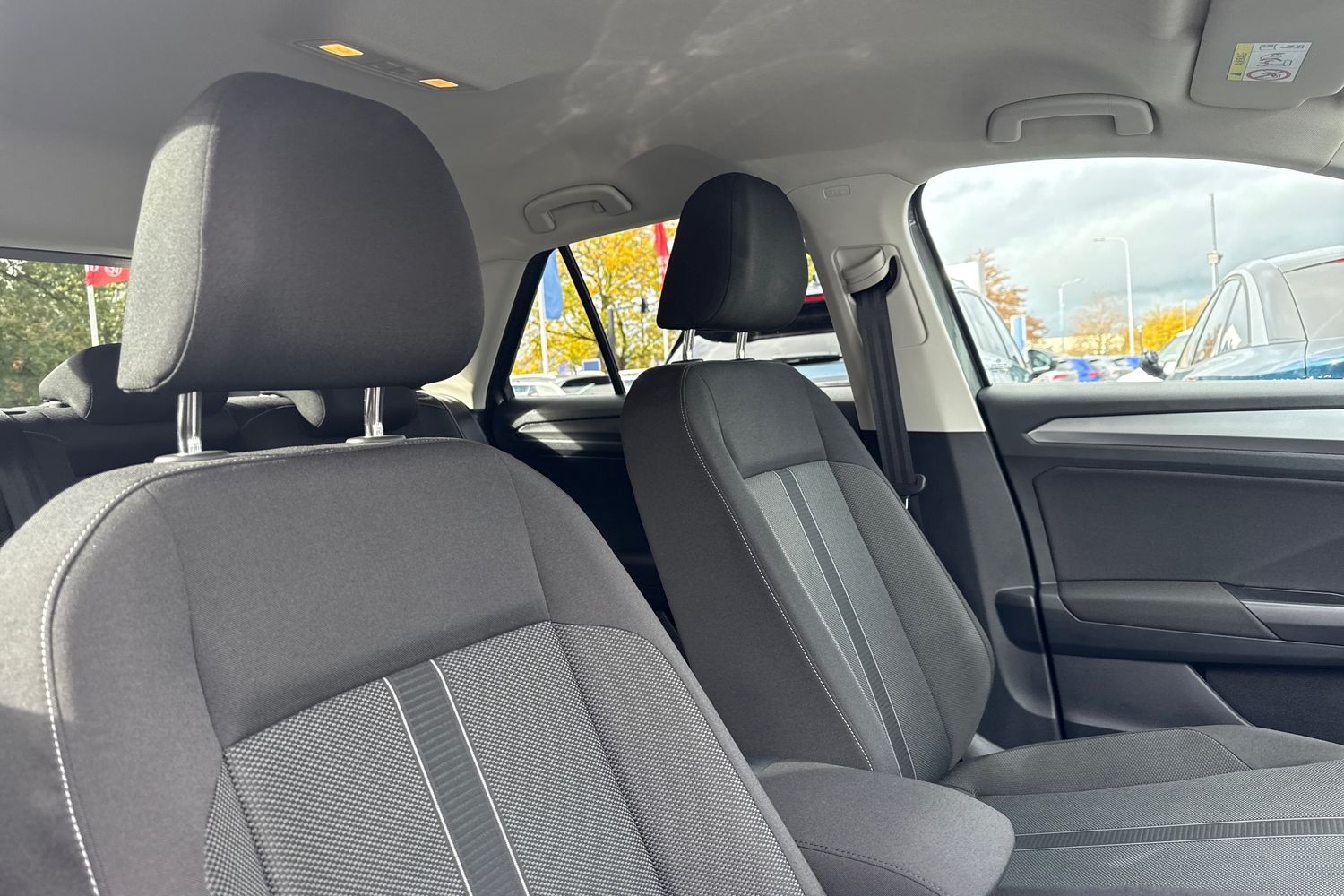 Used Volkswagen T-Roc 2025 for sale - 76324049: Photo 23