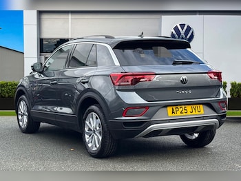 Used Volkswagen T-Roc 2025 for sale - 76324049: Photo