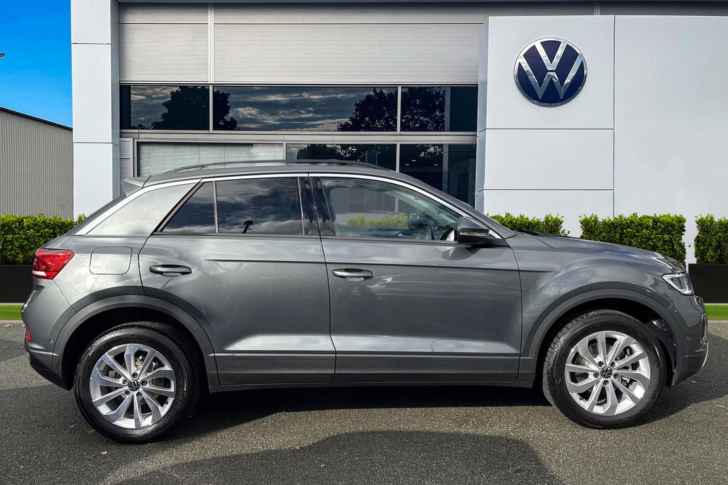 Used Volkswagen T-Roc 2025 for sale - 76324049: Photo 3