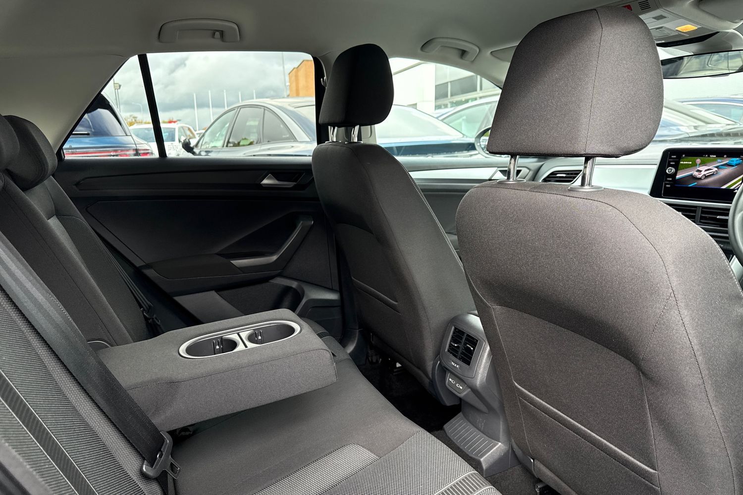 Used Volkswagen T-Roc 2025 for sale - 76324049: Photo 35