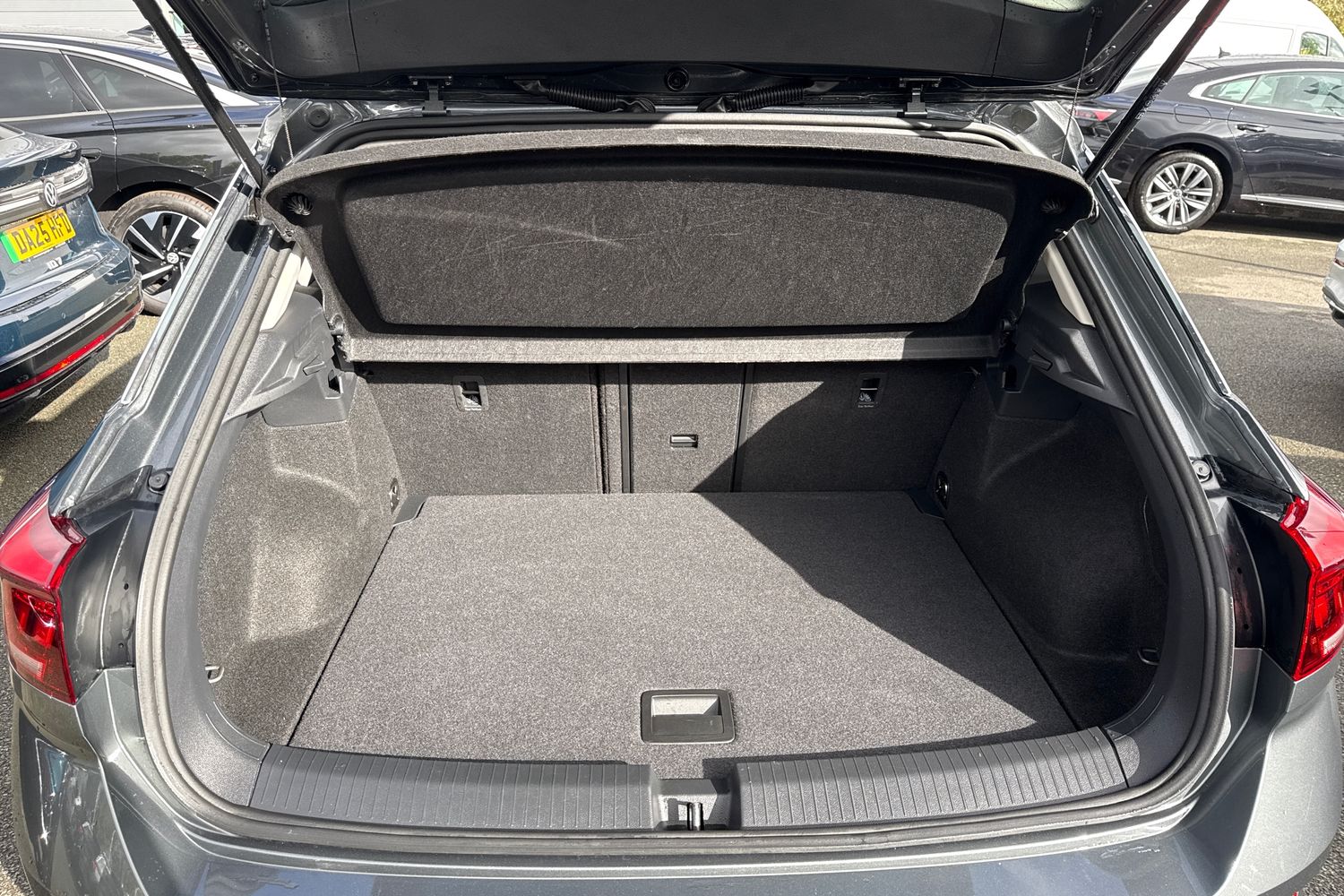 Used Volkswagen T-Roc 2025 for sale - 76324049: Photo 6