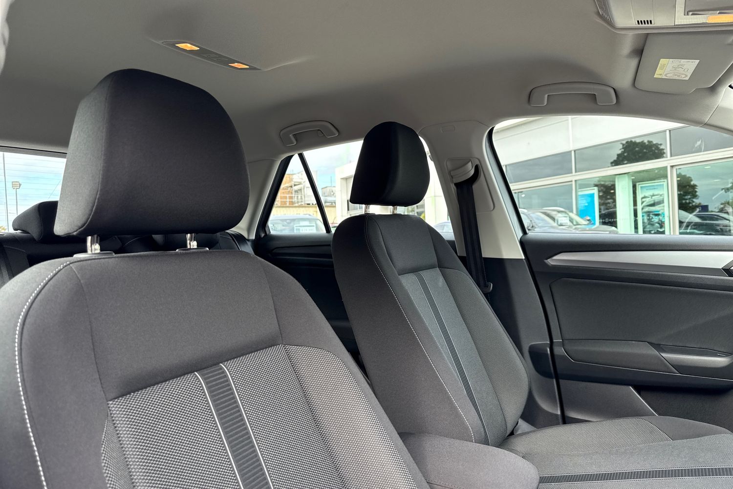 Used Volkswagen T-Roc 2023 for sale - 76119884: Photo 23