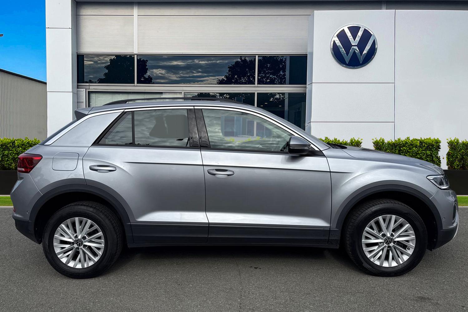 Used Volkswagen T-Roc 2023 for sale - 76119884: Photo 3