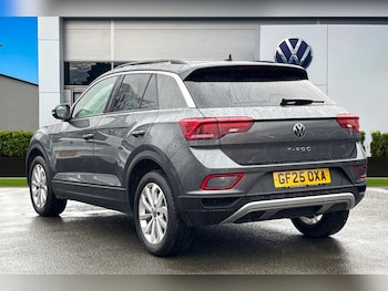 Used Volkswagen T-Roc 2025 for sale - 77728769: Photo