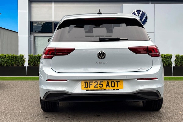 Used Volkswagen Golf 2025 for sale - 76257075: Photo 4