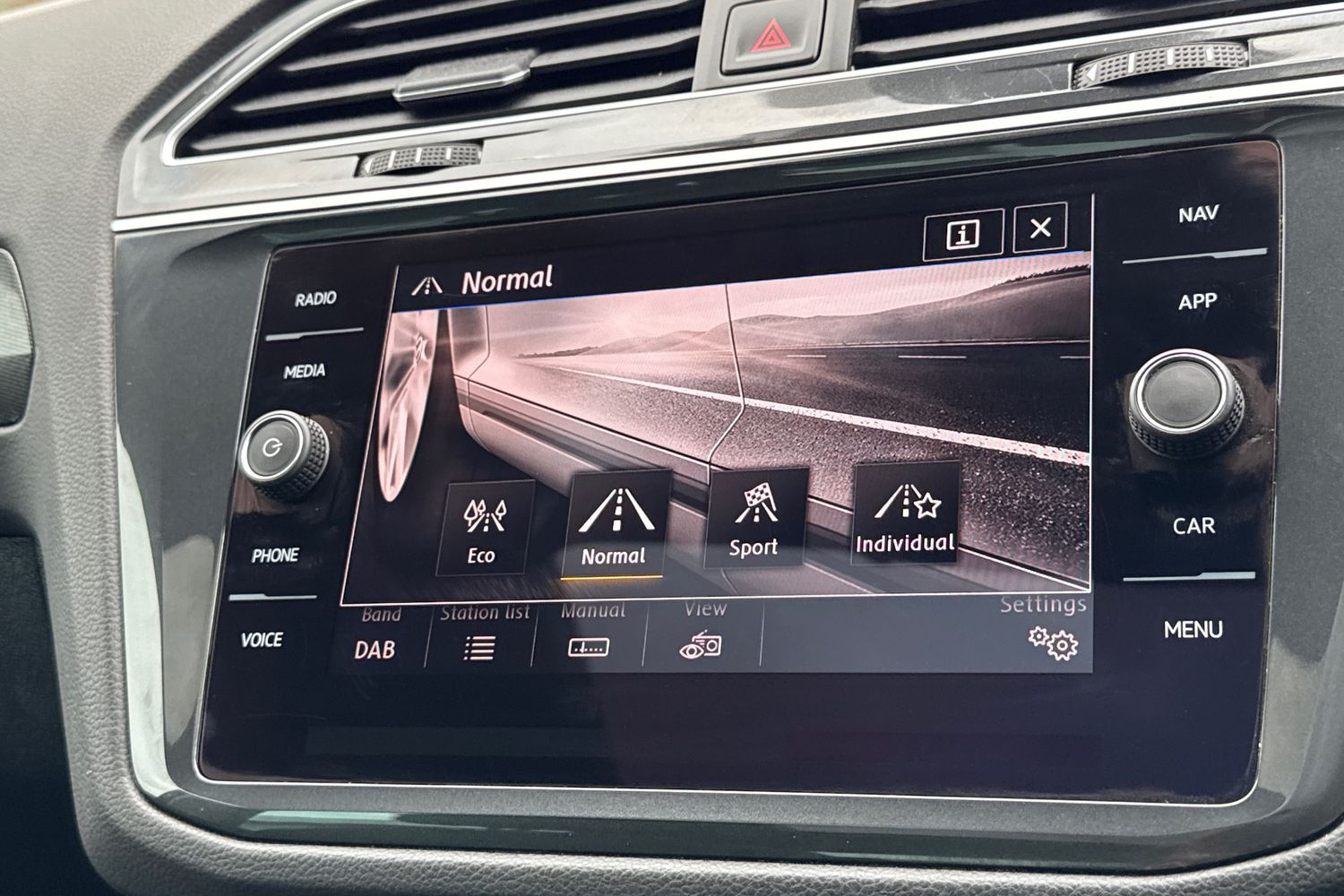 Used Volkswagen Tiguan 2021 for sale - 77820261: Photo 32