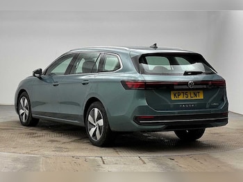 Used Volkswagen Passat 2025 for sale - 78925610: Photo