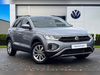 Used Volkswagen T-Roc 2025 for sale - 76876103: Photo