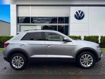 Used Volkswagen T-Roc 2025 for sale - 76876103: Photo