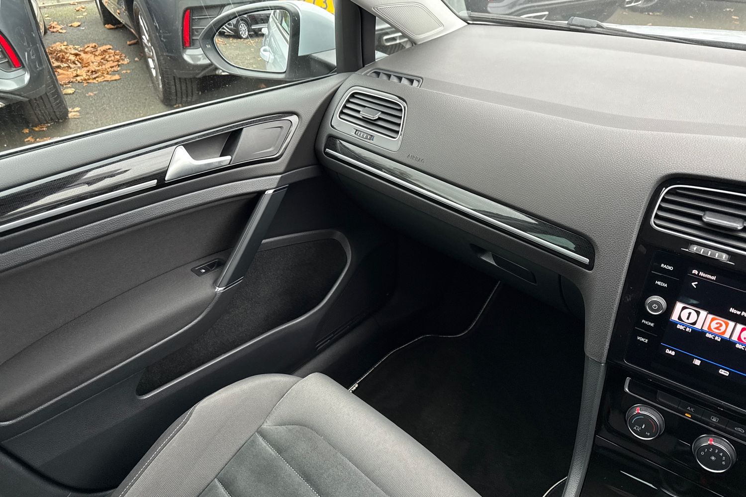 Used Volkswagen Golf 2017 for sale - 76502856: Photo 19