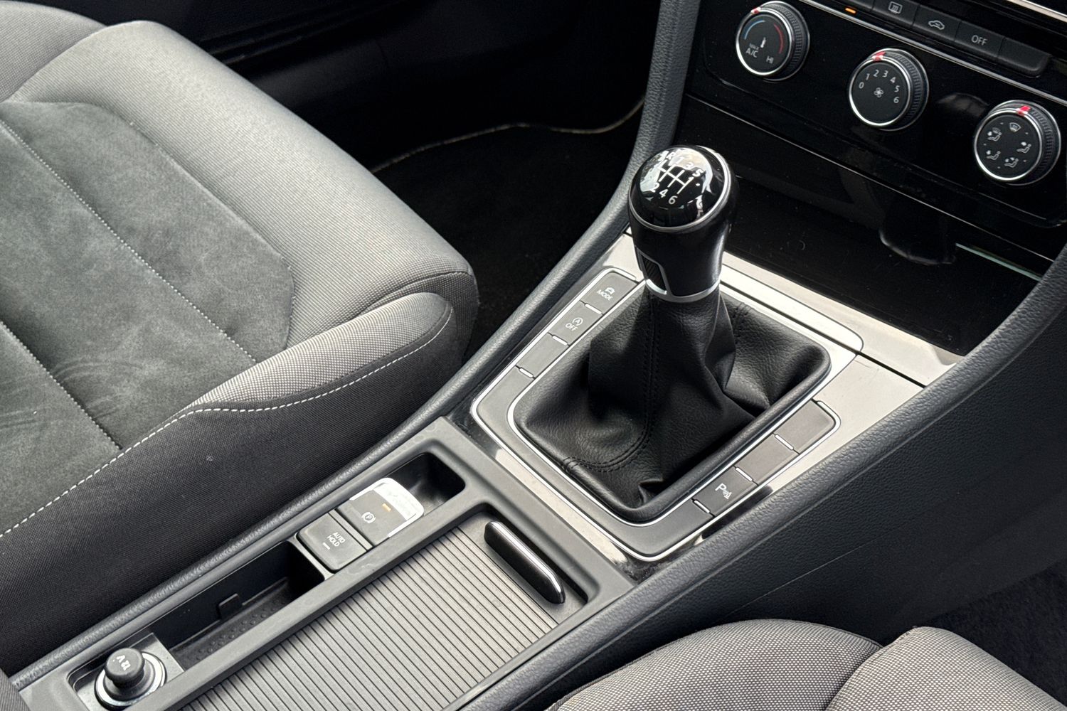 Used Volkswagen Golf 2017 for sale - 76502856: Photo 22