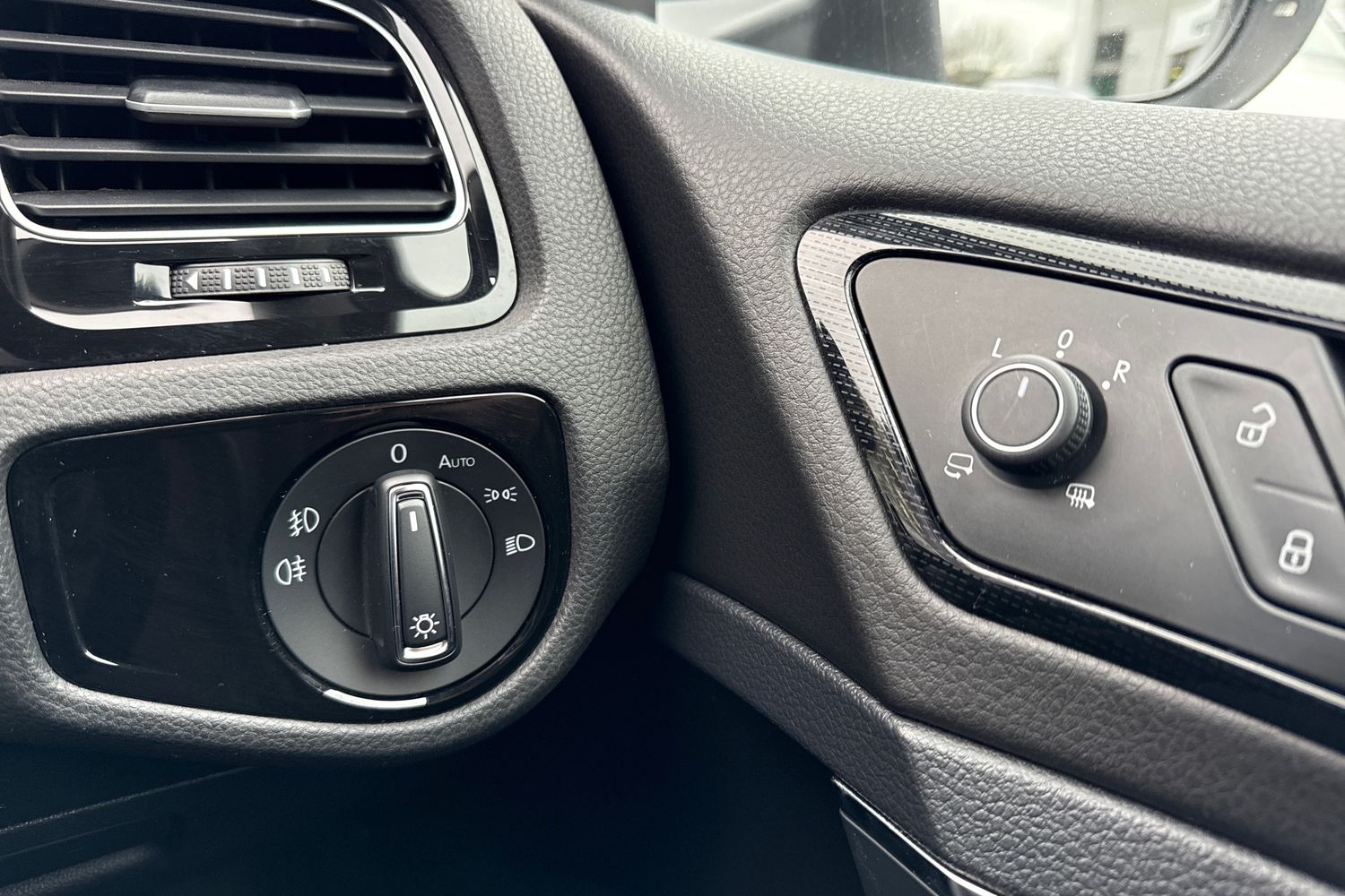 Used Volkswagen Golf 2017 for sale - 76502856: Photo 24