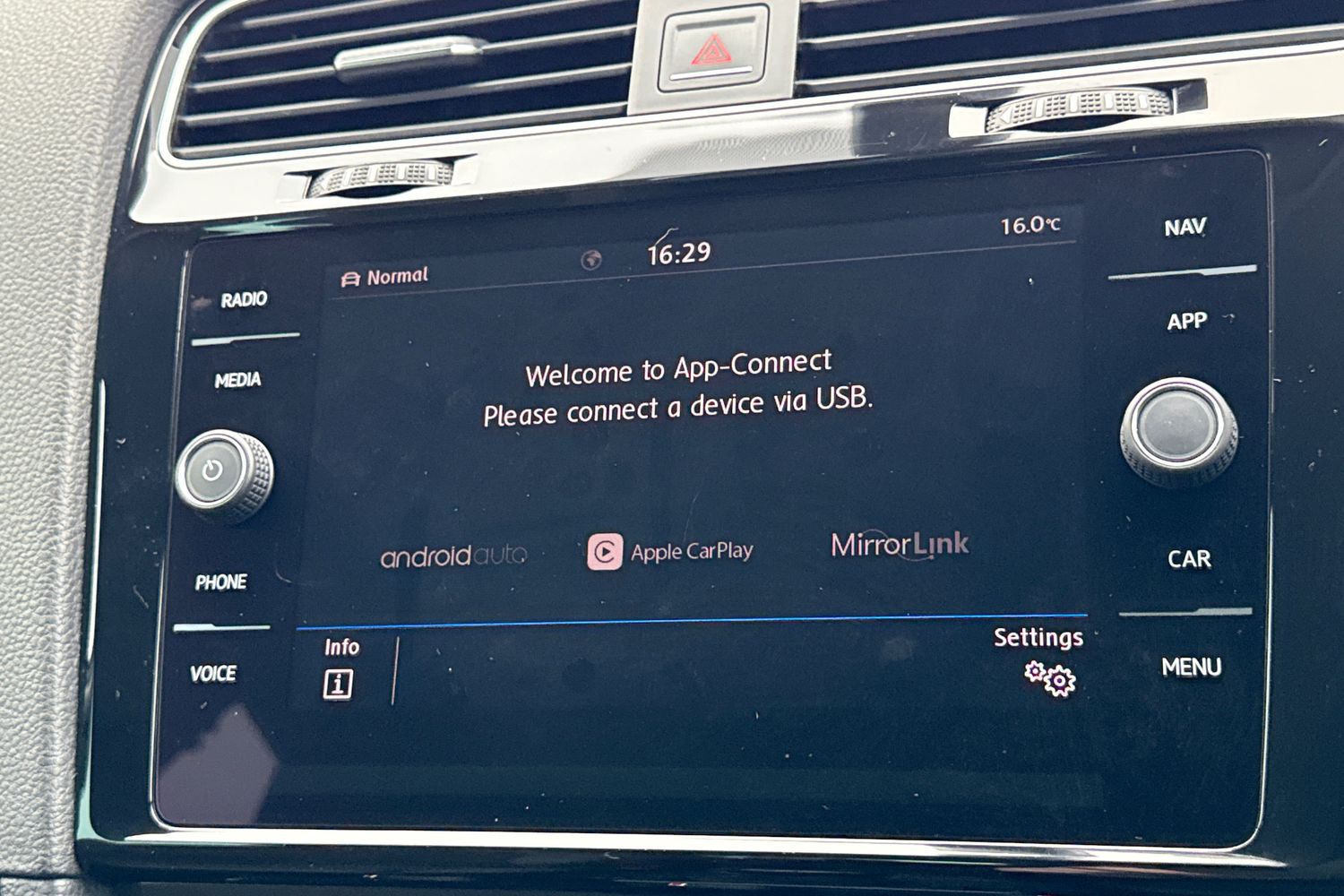 Used Volkswagen Golf 2017 for sale - 76502856: Photo 28