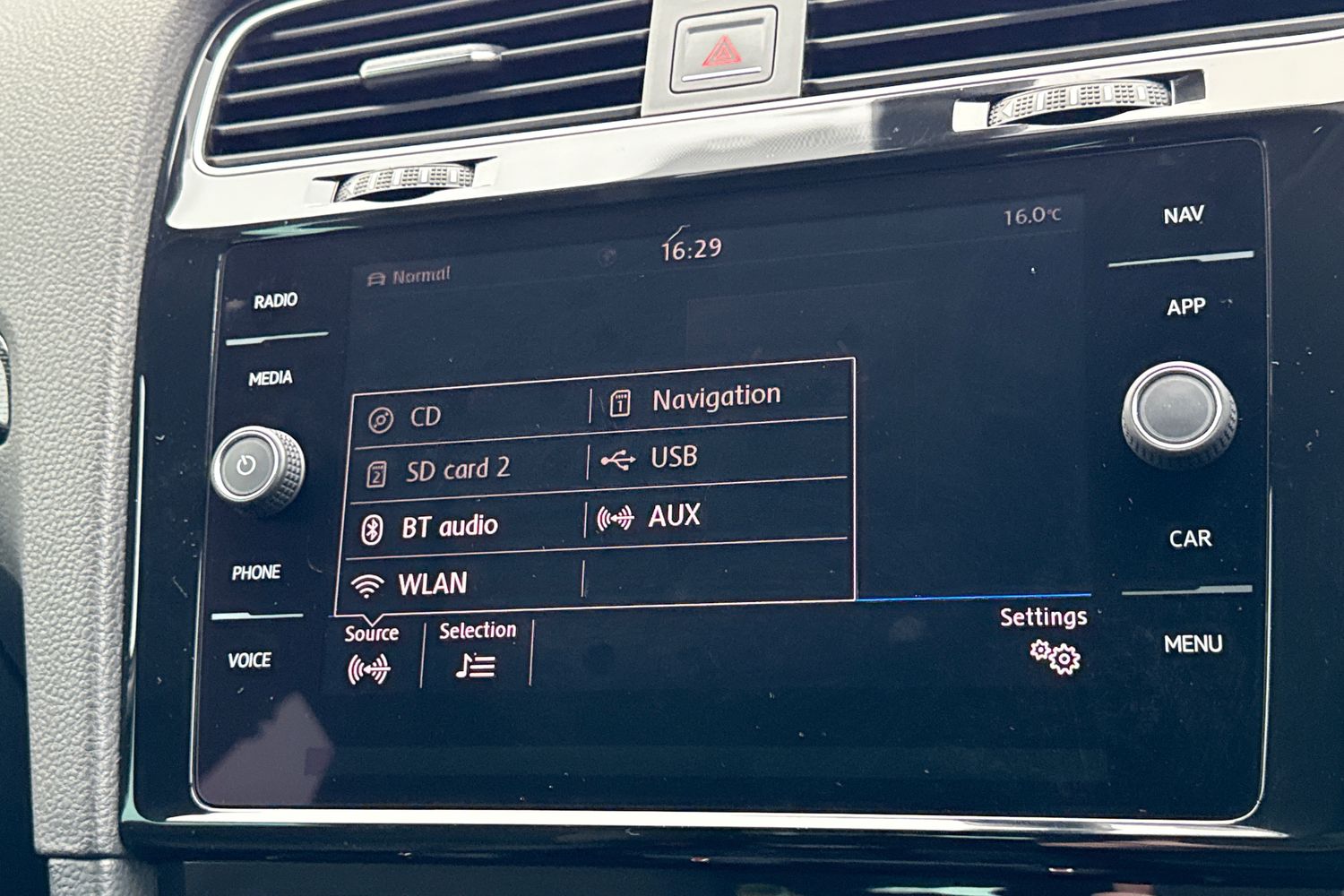 Used Volkswagen Golf 2017 for sale - 76502856: Photo 29