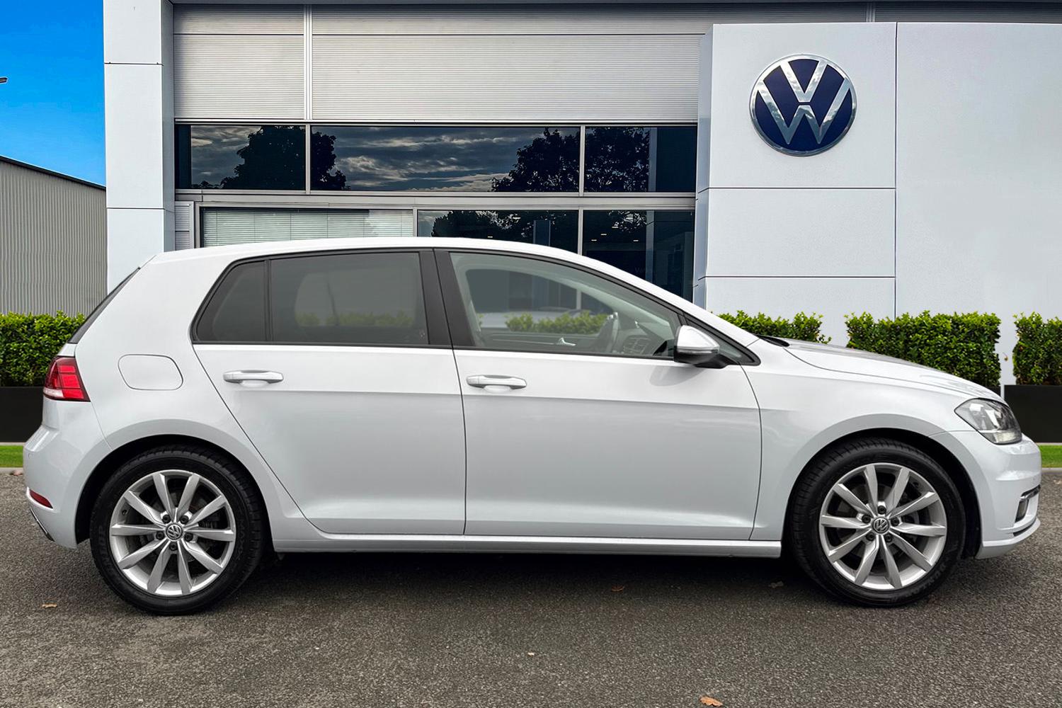 Used Volkswagen Golf 2017 for sale - 76502856: Photo 3