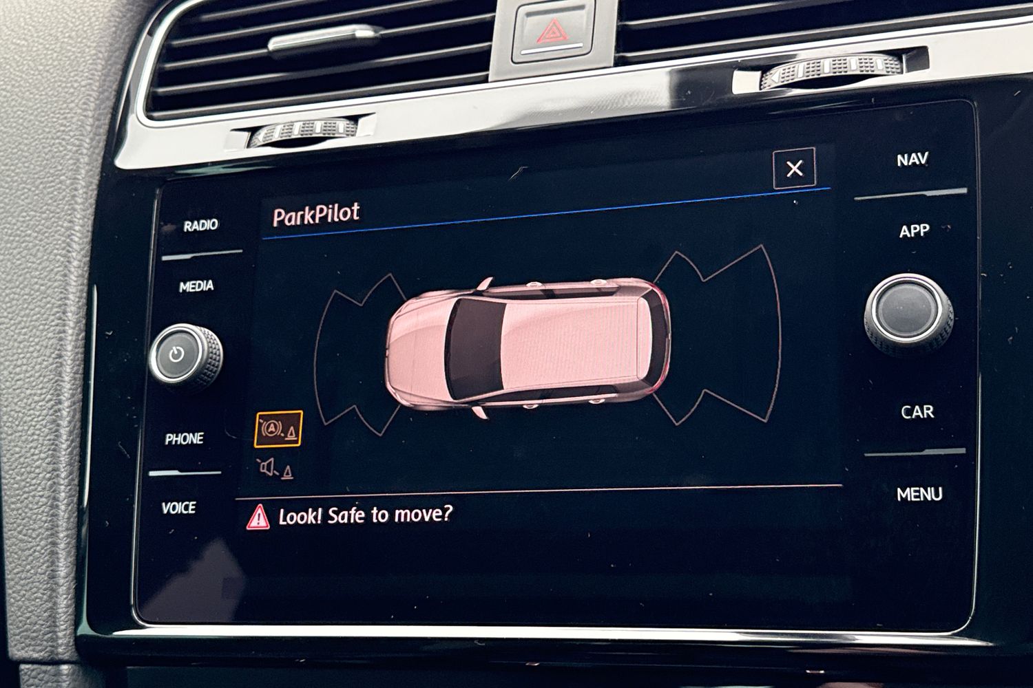 Used Volkswagen Golf 2017 for sale - 76502856: Photo 31