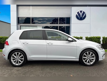 Used Volkswagen Golf 2017 for sale - 76502856: Photo