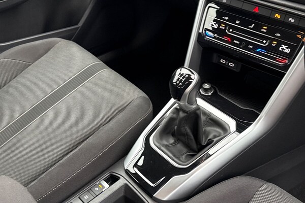 Used Volkswagen T-Roc 2023 for sale - 76274760: Photo 23