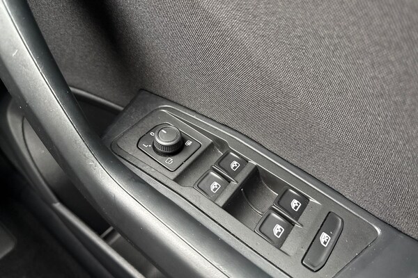 Used Volkswagen T-Roc 2023 for sale - 76274760: Photo 25
