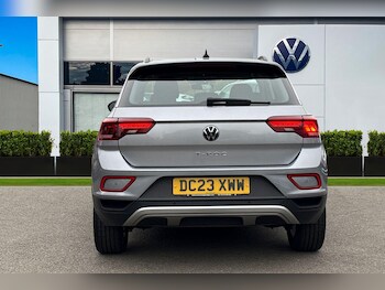 Used Volkswagen T-Roc 2023 for sale - 76274760: Photo 4