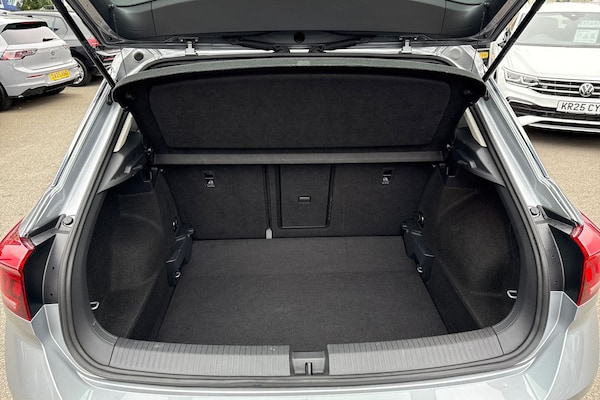 Used Volkswagen T-Roc 2023 for sale - 76274760: Photo 6