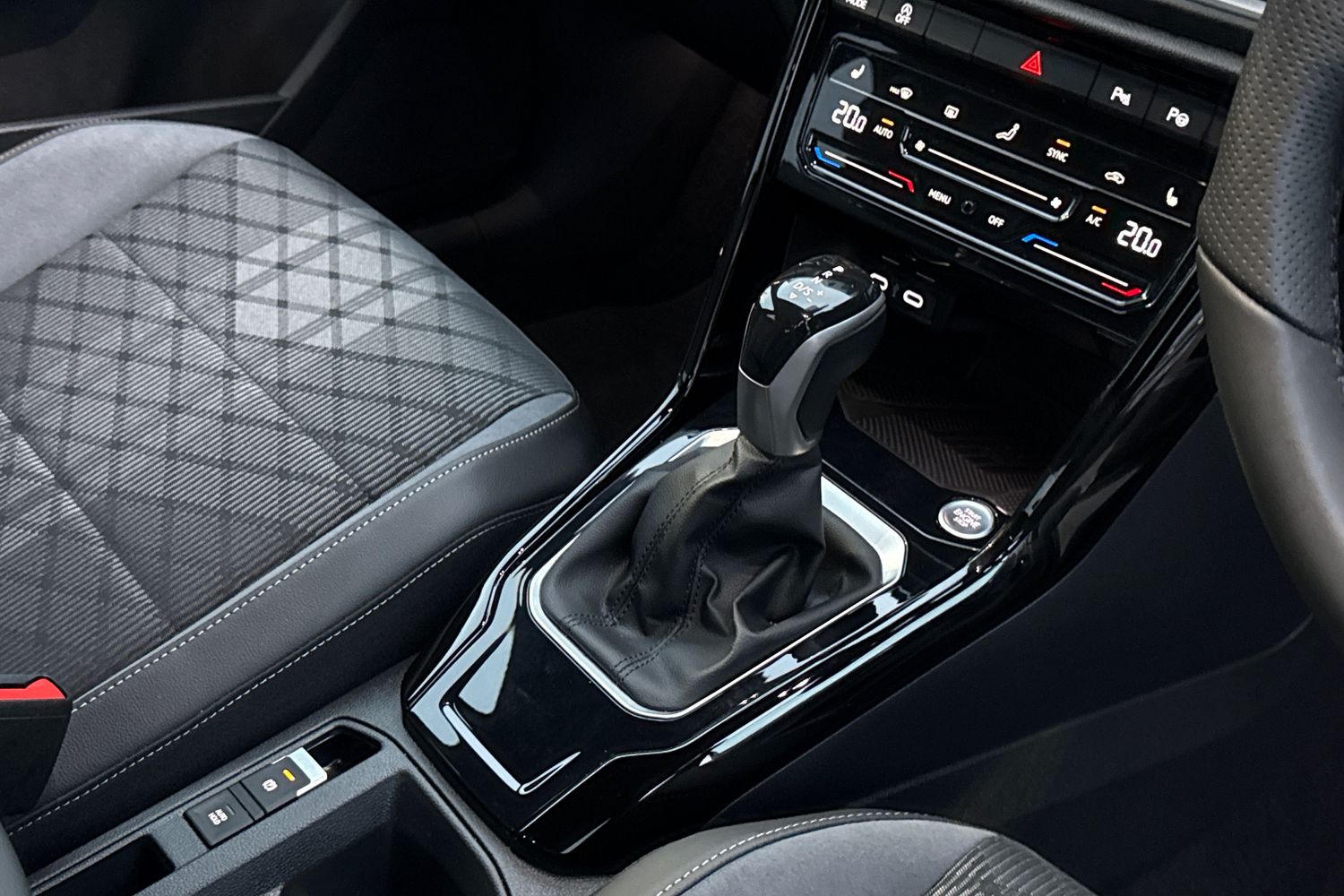 Used Volkswagen T-Roc 2025 for sale - 76469354: Photo 23