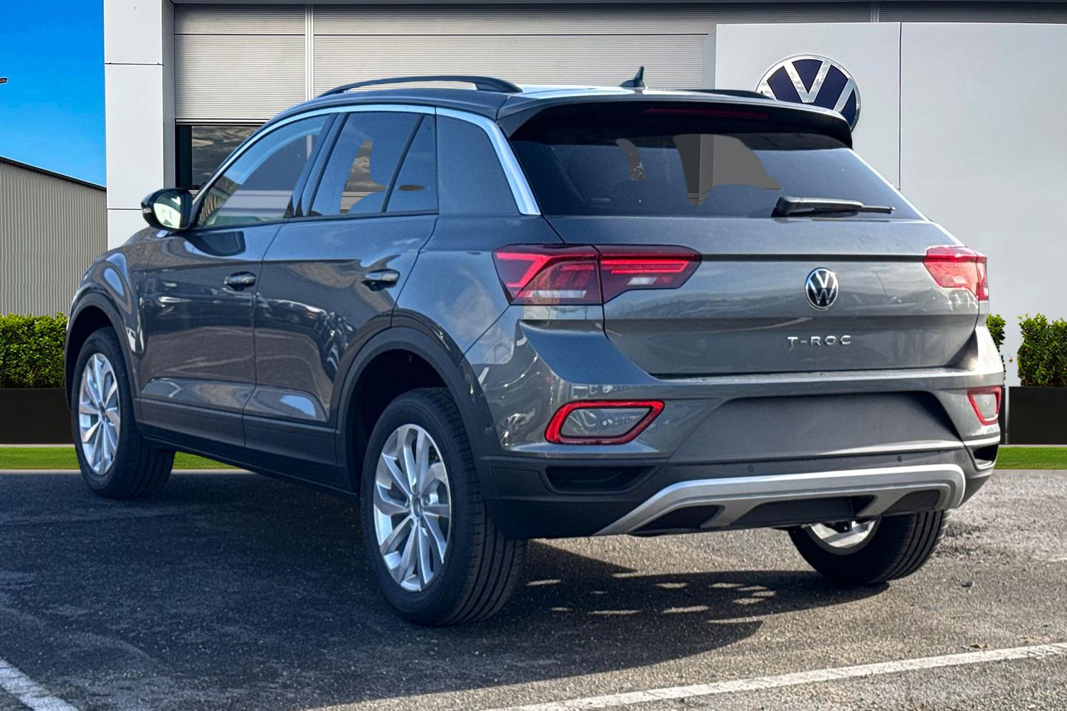 Used Volkswagen T-Roc 2025 for sale - 76416617: Photo 2