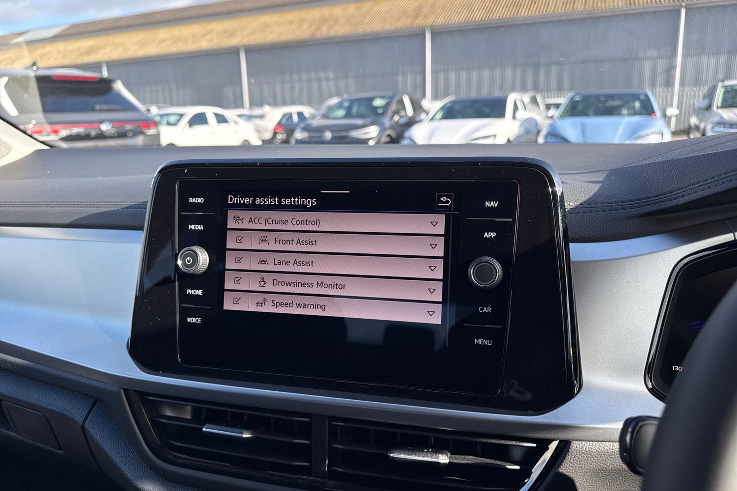 Used Volkswagen T-Roc 2025 for sale - 76416617: Photo 44