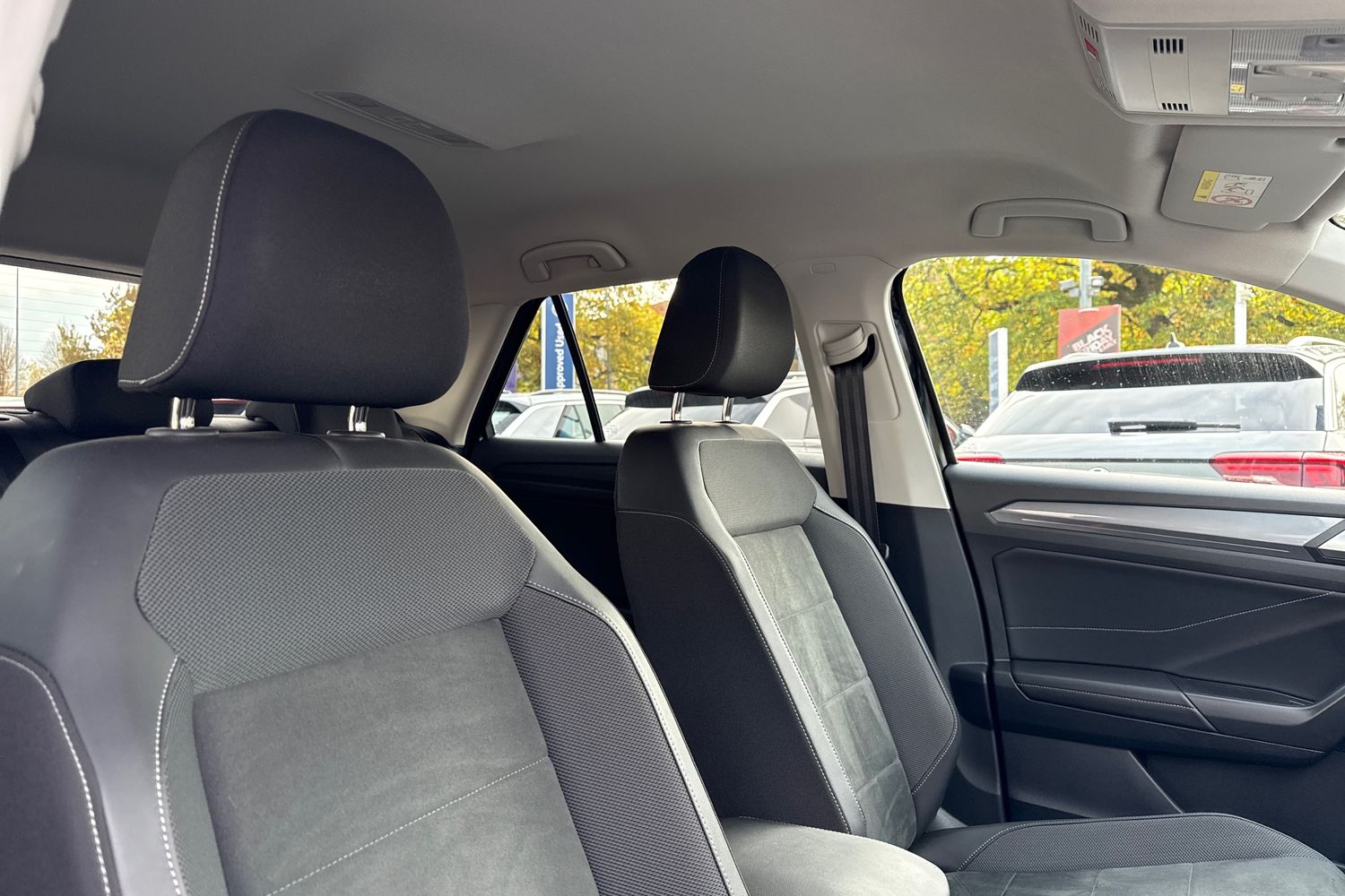 Used Volkswagen T-Roc 2024 for sale - 76697777: Photo 24