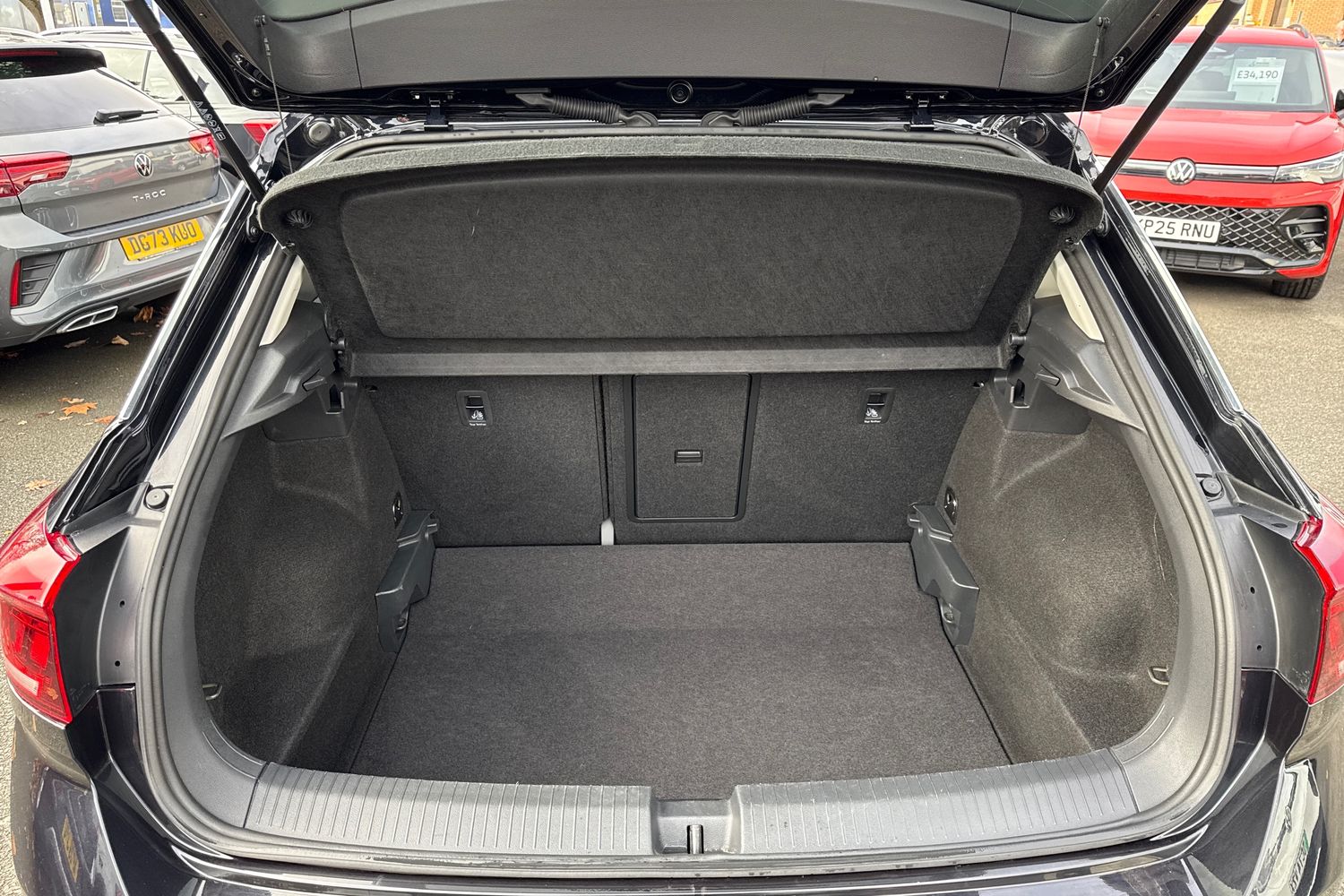 Used Volkswagen T-Roc 2024 for sale - 76697777: Photo 7